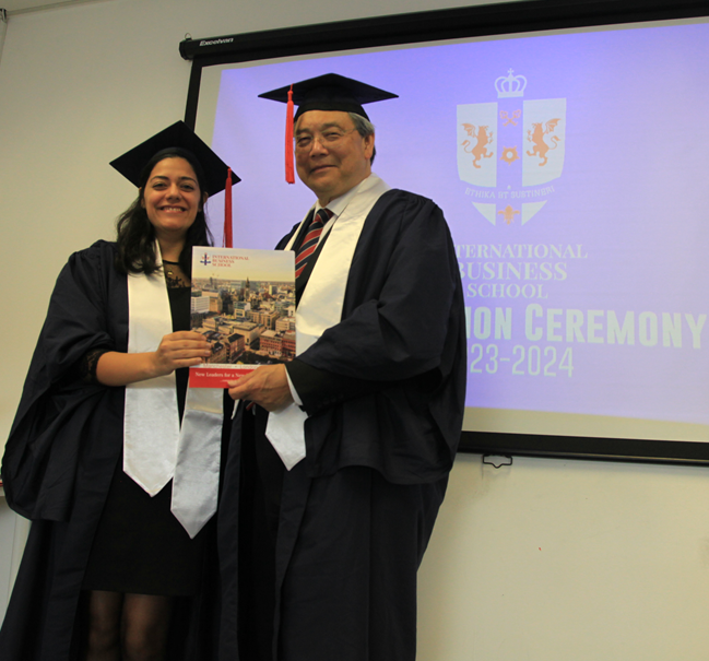 Dr Zaynab Benabdallah received her certificate from Professor Liu.